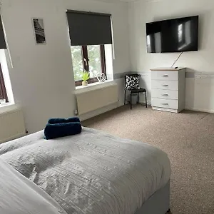  Apartment Lovely 4 Bedroom 2 Bathroom United Kingdom